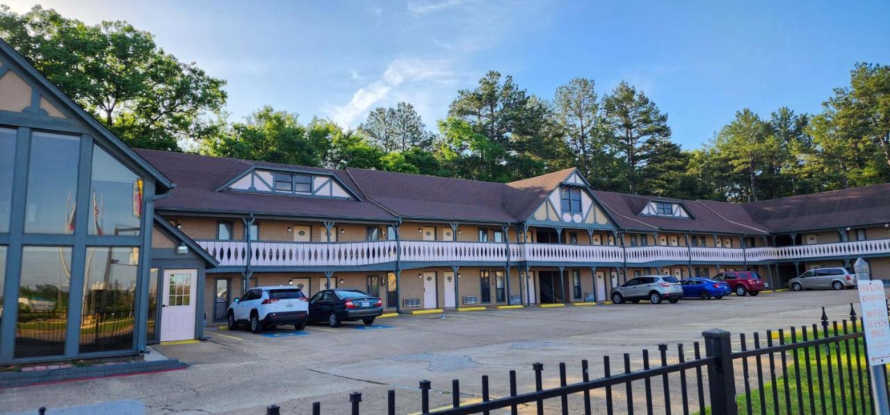 Stratford Inn Tyler Exterior photo